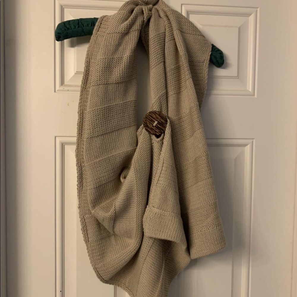 Three Button Cowl